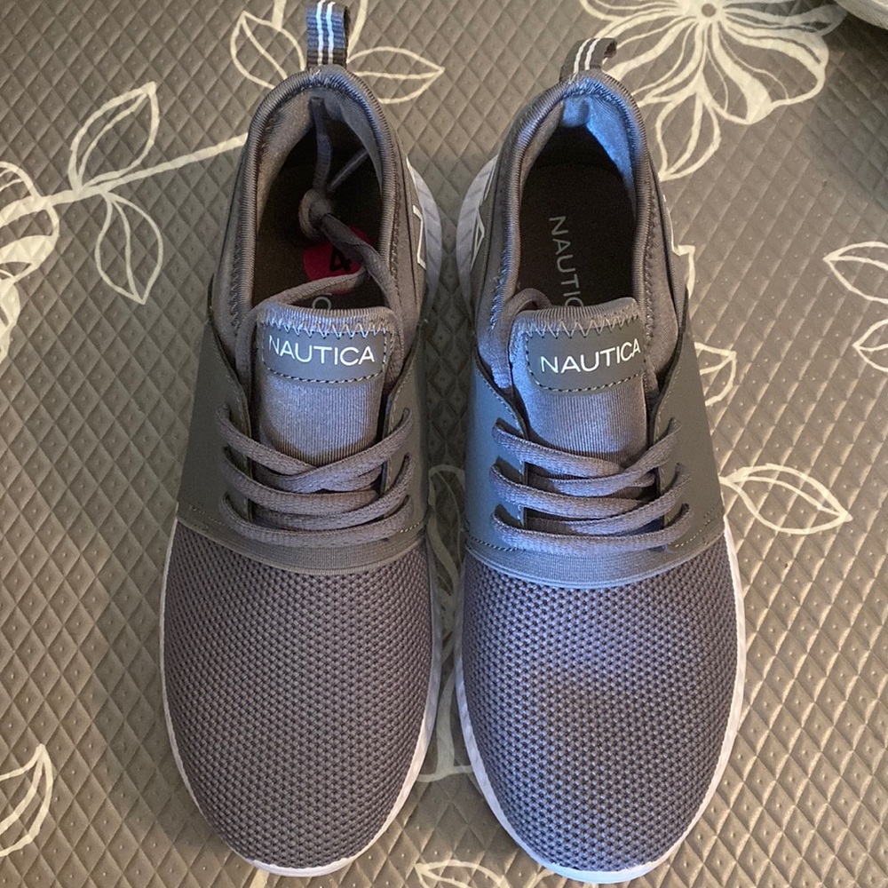 Nautica sneak brand new never wear